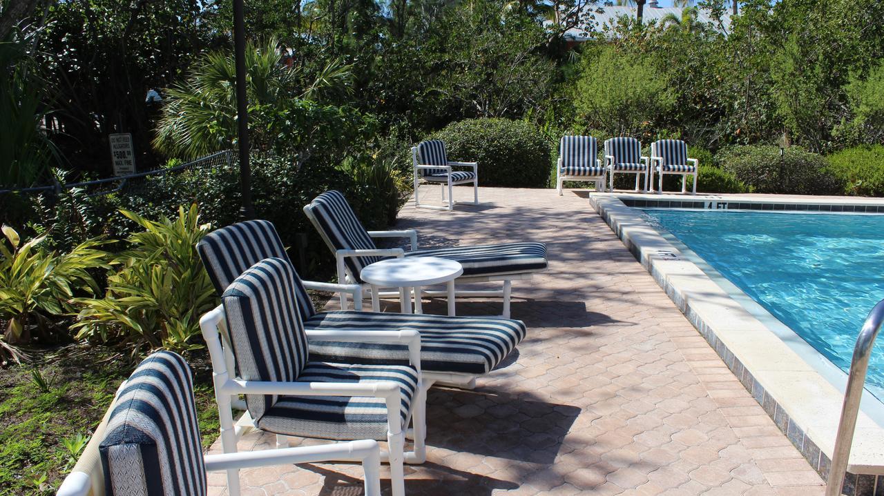 Pelicans Roost Gulf Front Hotel Sanibel Exterior photo