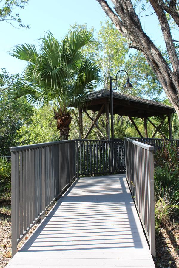 Pelicans Roost Gulf Front Hotel Sanibel Exterior photo