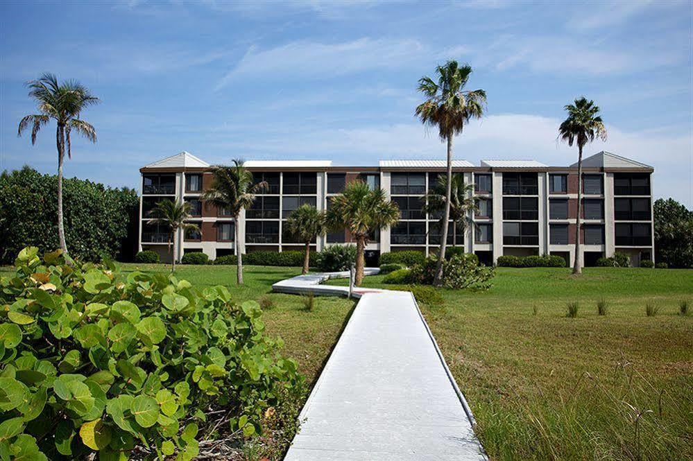 Pelicans Roost Gulf Front Hotel Sanibel Exterior photo